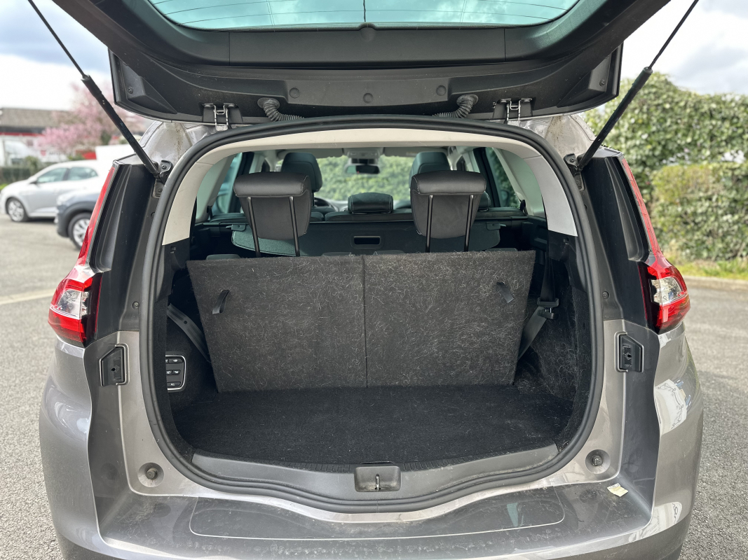 Renault Grand Scenic — 13