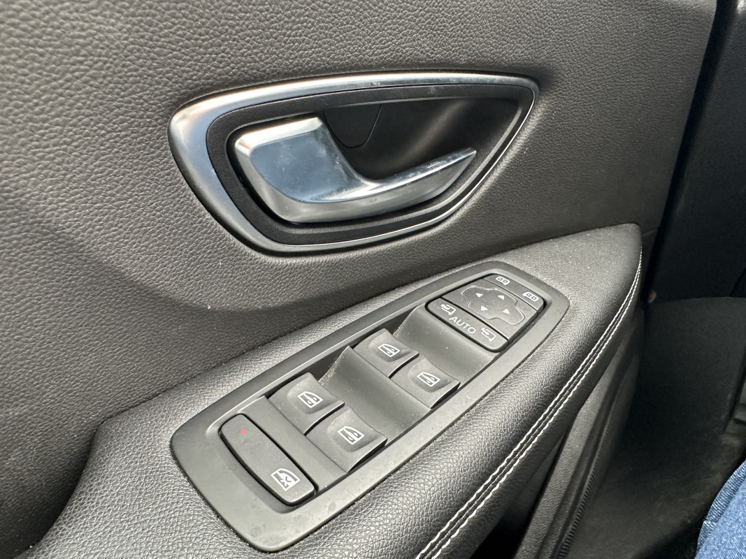 Renault Grand Scenic — 32