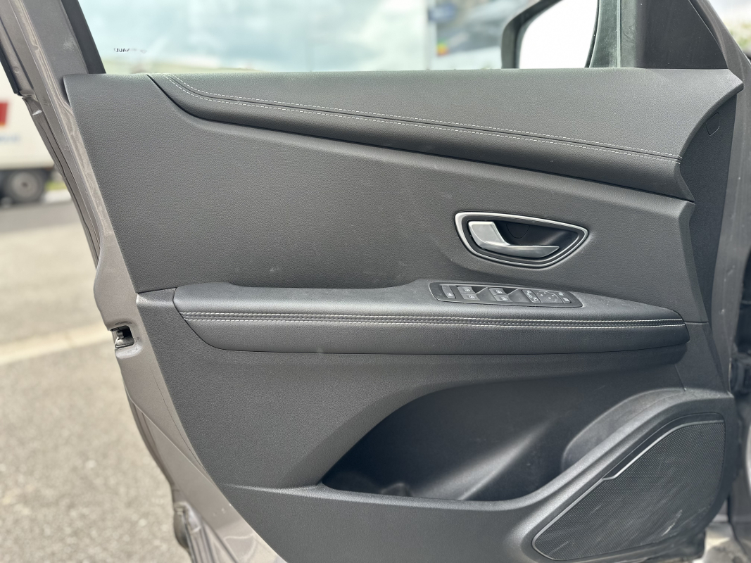 Renault Grand Scenic — 33