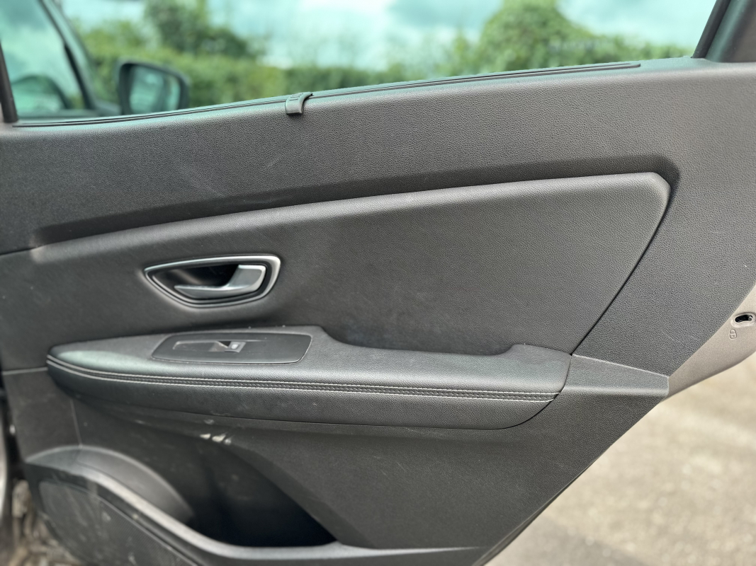 Renault Grand Scenic — 37