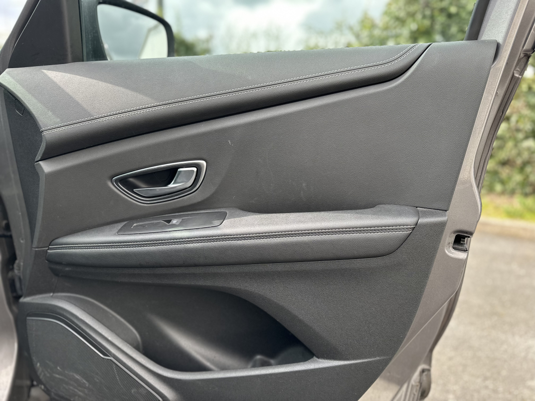 Renault Grand Scenic — 38