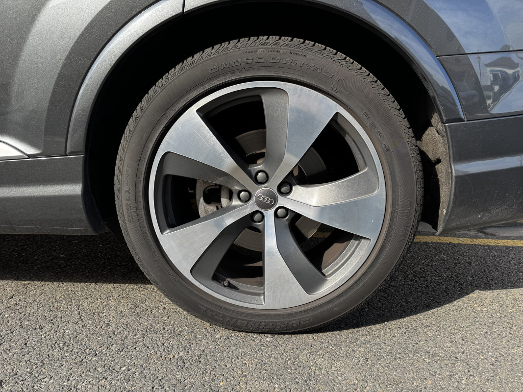 Audi Q7 — 8