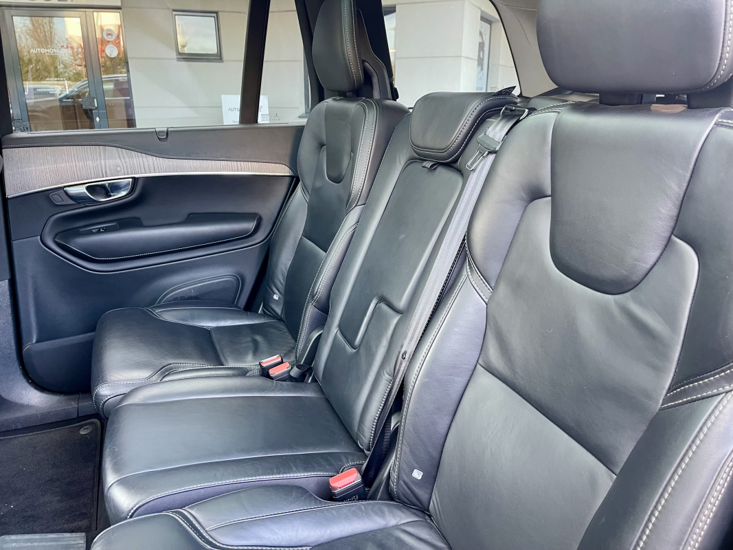 Volvo XC90 — 33