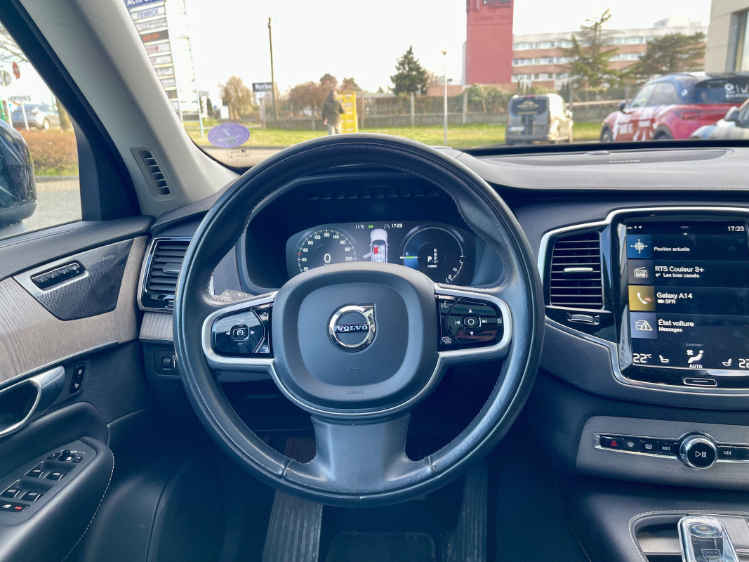 Volvo XC90 — 25