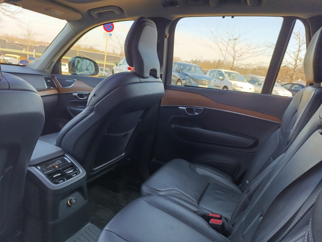 Volvo XC90 — 13