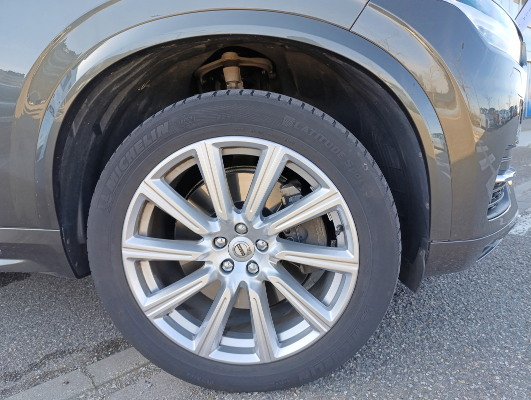 Volvo XC90 — 28
