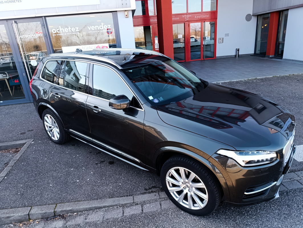 Volvo XC90 — 8