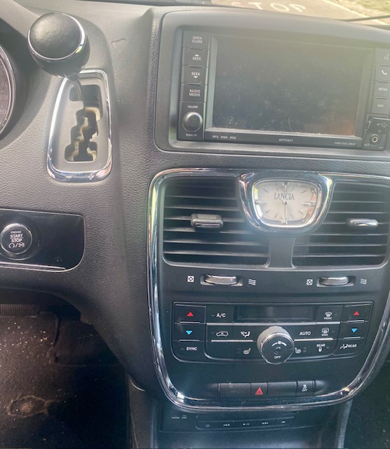 Lancia Voyager — 9