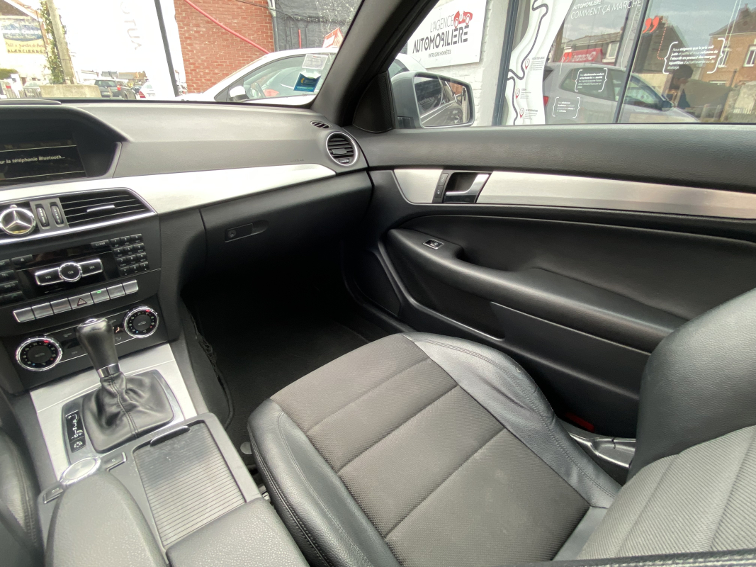 Mercedes Classe C — 29