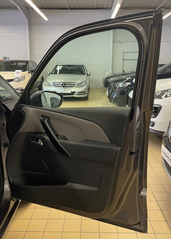 Citroen C4 Picasso — 27