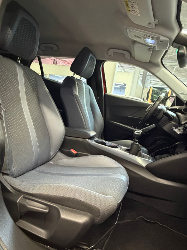 Peugeot 2008 — 20