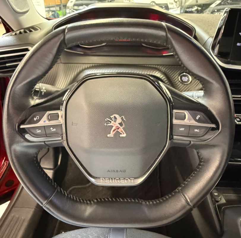 Peugeot 2008 — 23