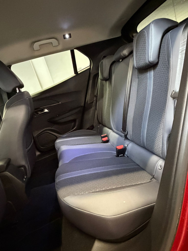 Peugeot 2008 — 16