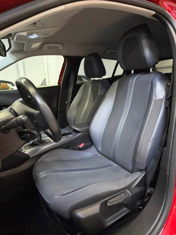 Peugeot 2008 — 13