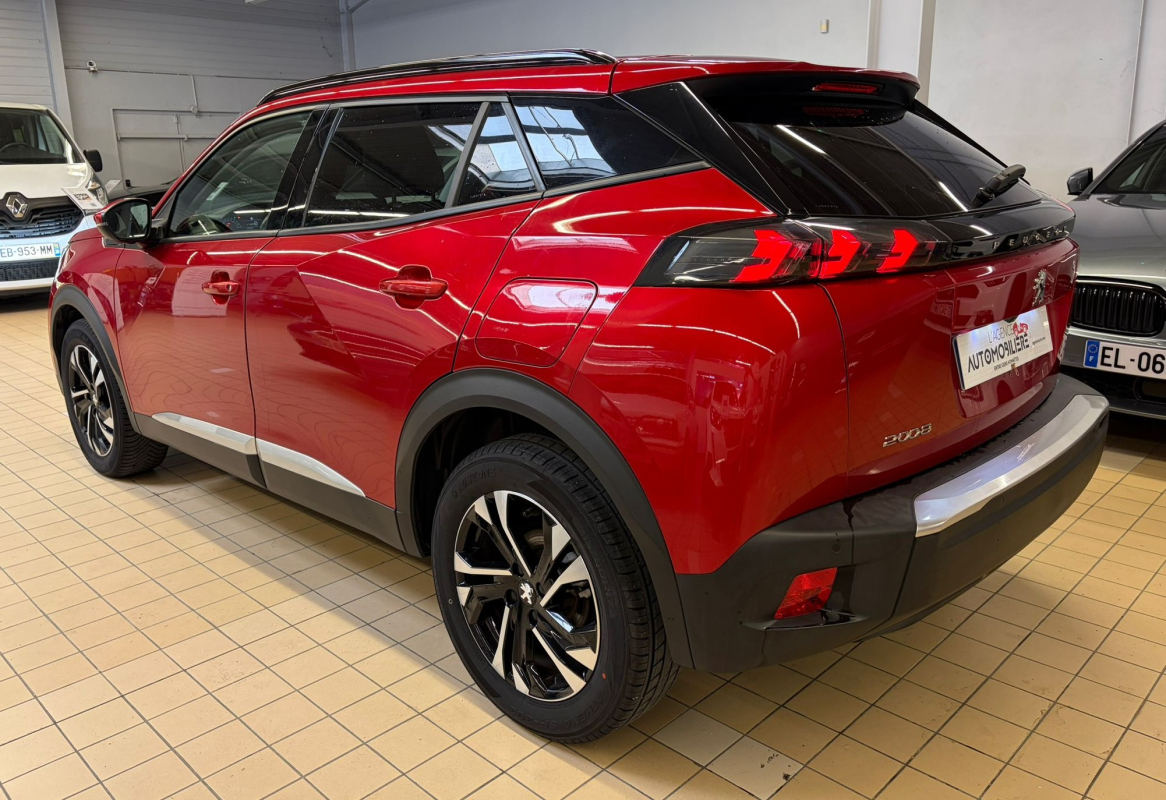 Peugeot 2008 — 3