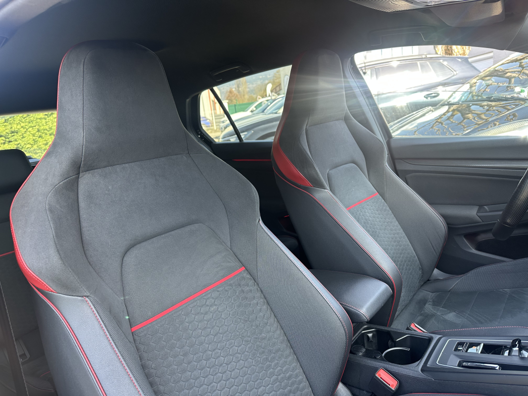 Volkswagen Golf — 12