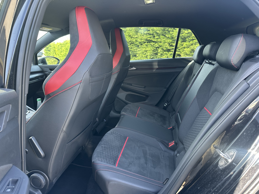 Volkswagen Golf — 16