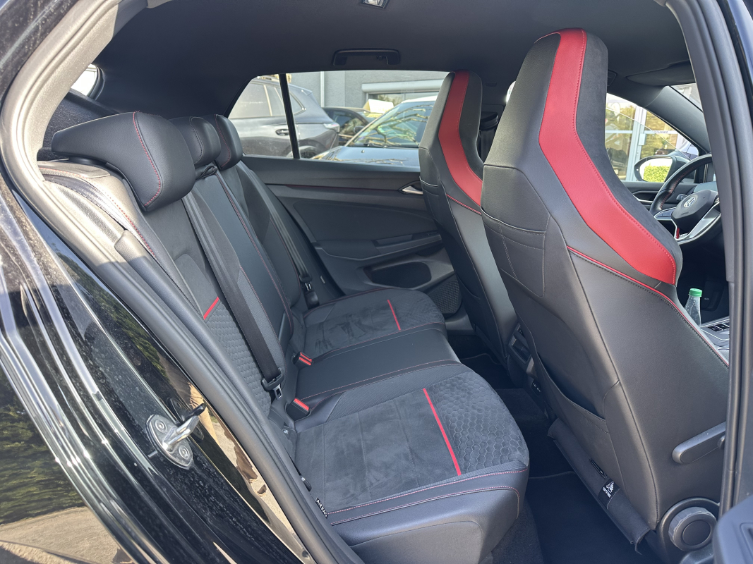 Volkswagen Golf — 14