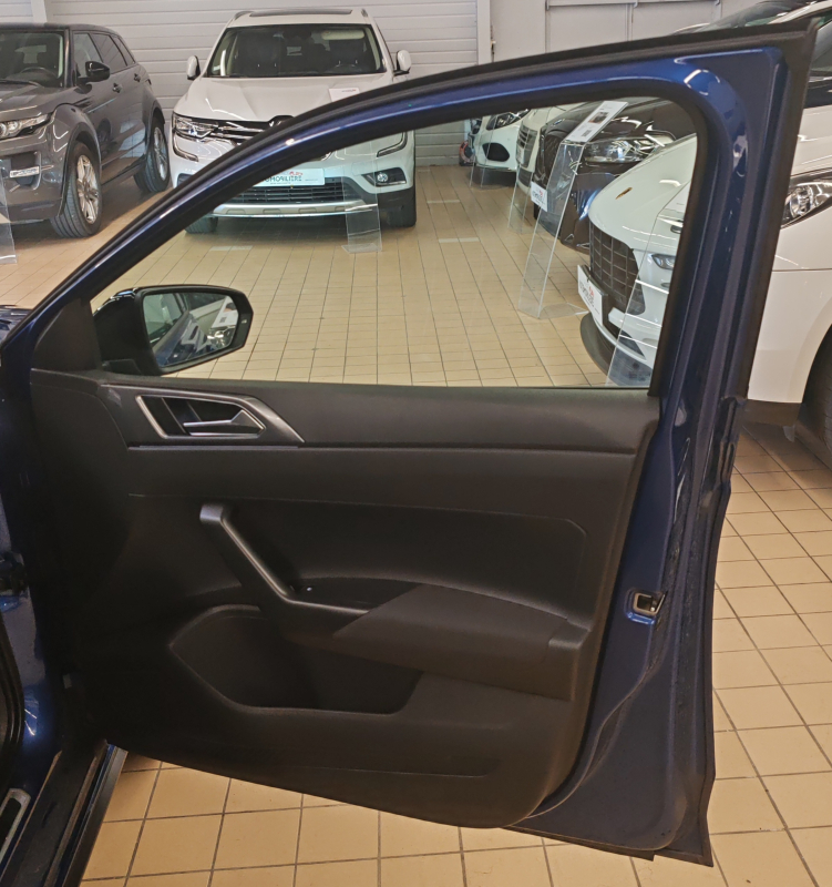 Volkswagen Polo — 24