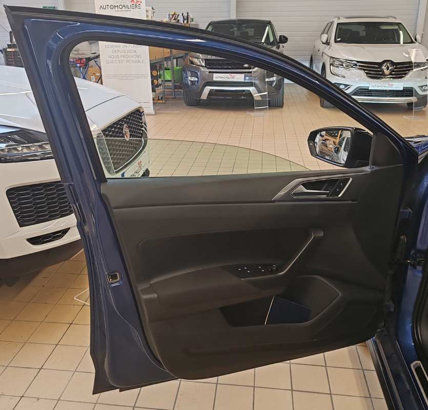 Volkswagen Polo — 23