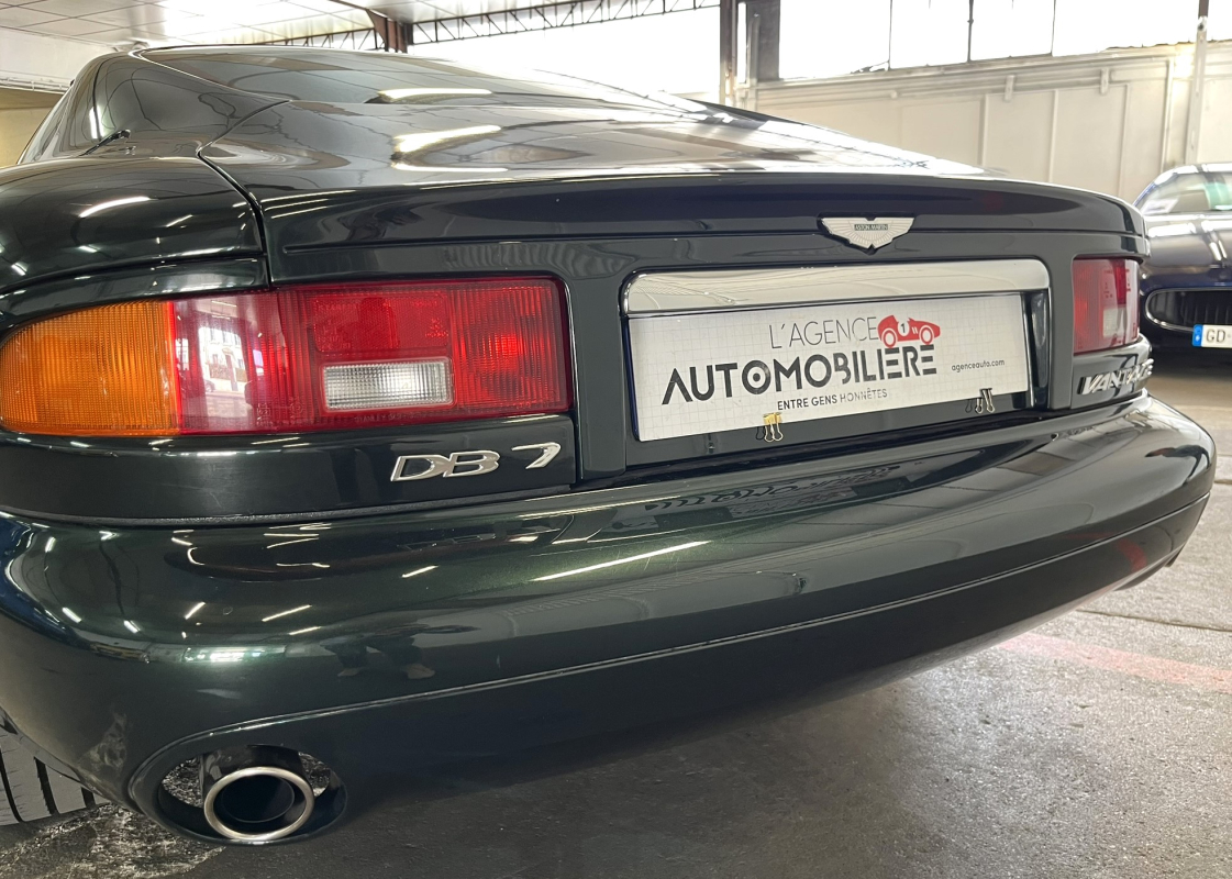Aston Martin DB7 — 22