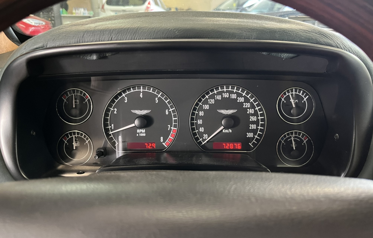 Aston Martin DB7 — 13
