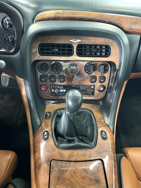 Aston Martin DB7 — 15