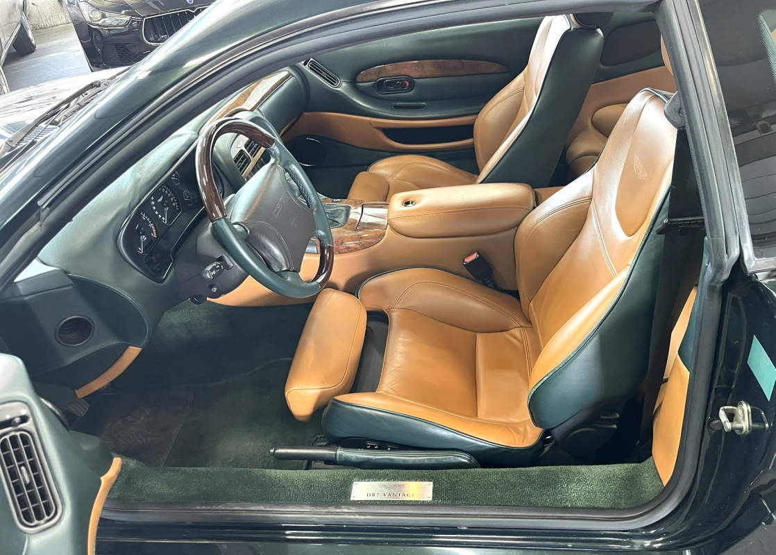 Aston Martin DB7 — 8