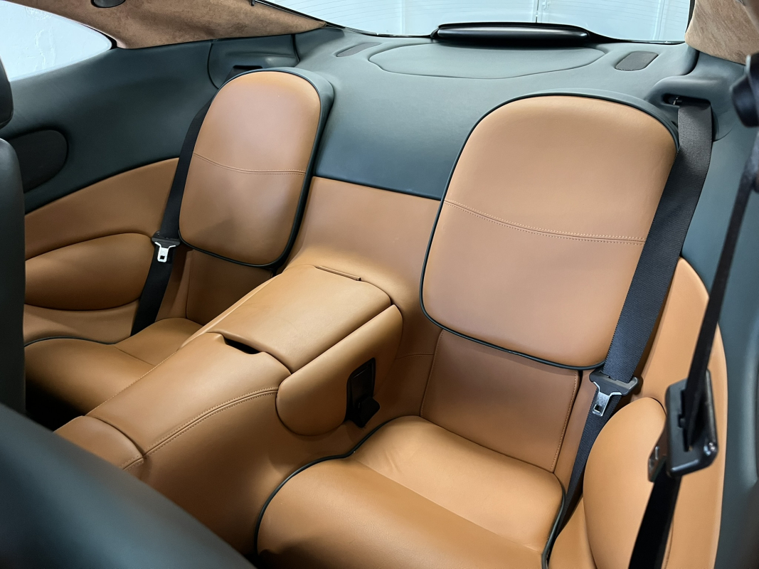 Aston Martin DB7 — 12