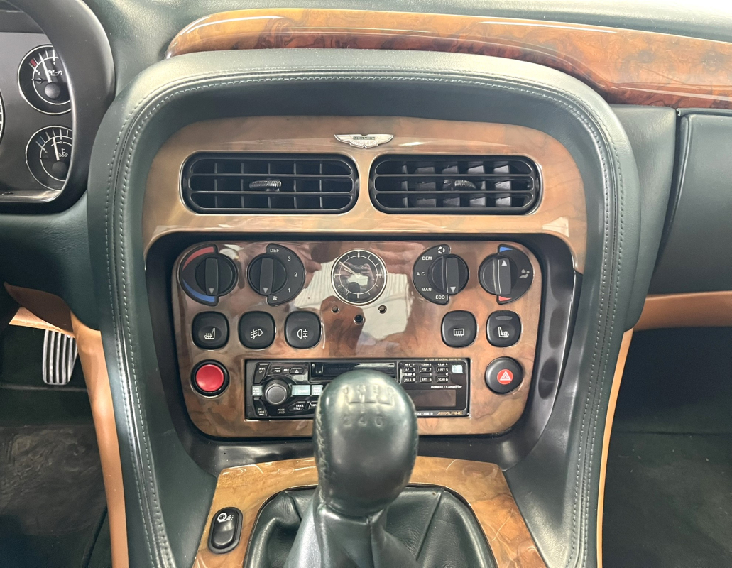 Aston Martin DB7 — 16
