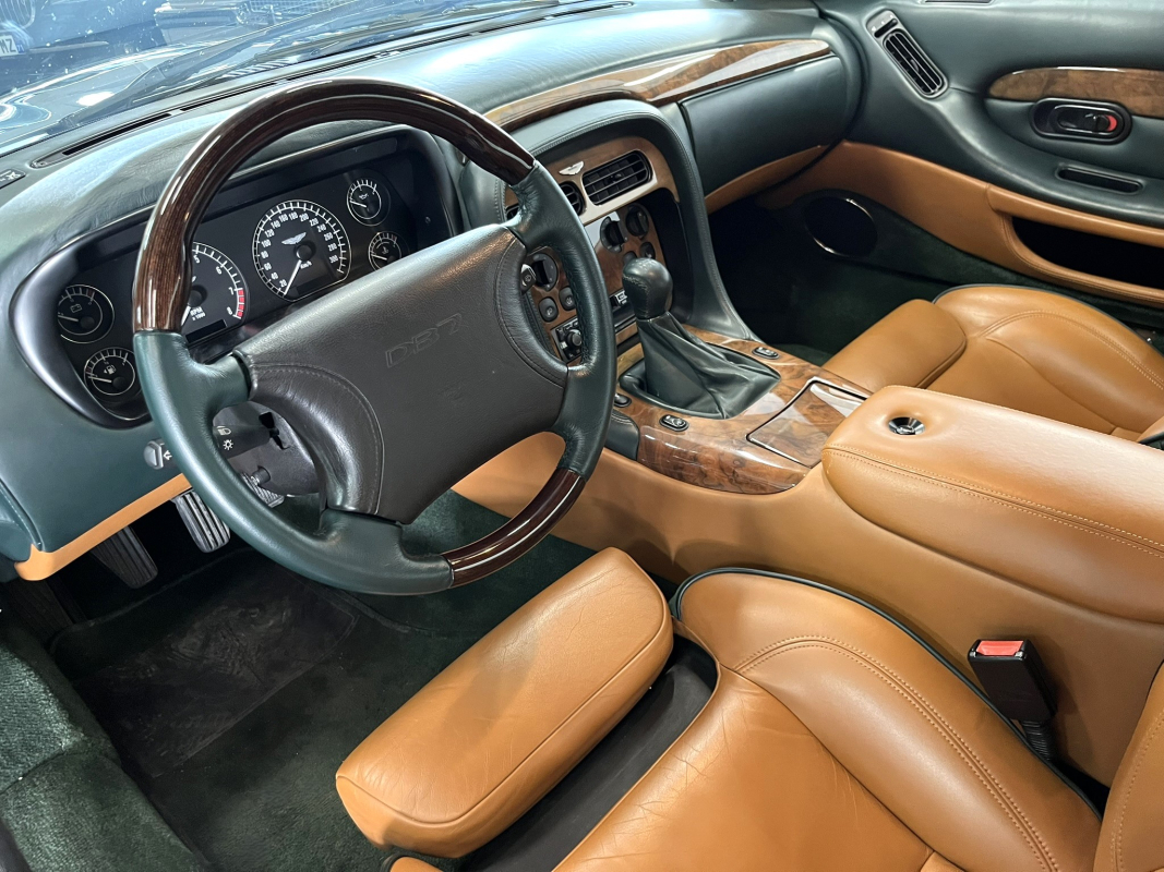 Aston Martin DB7 — 10