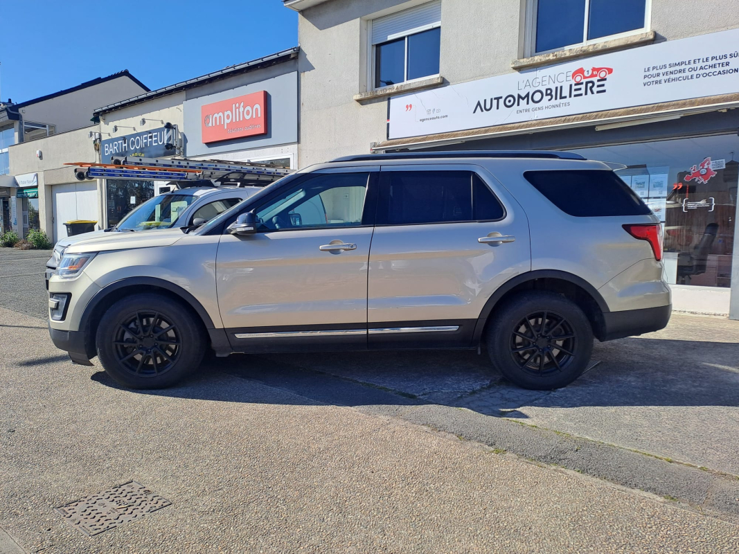 Ford Explorer — 8