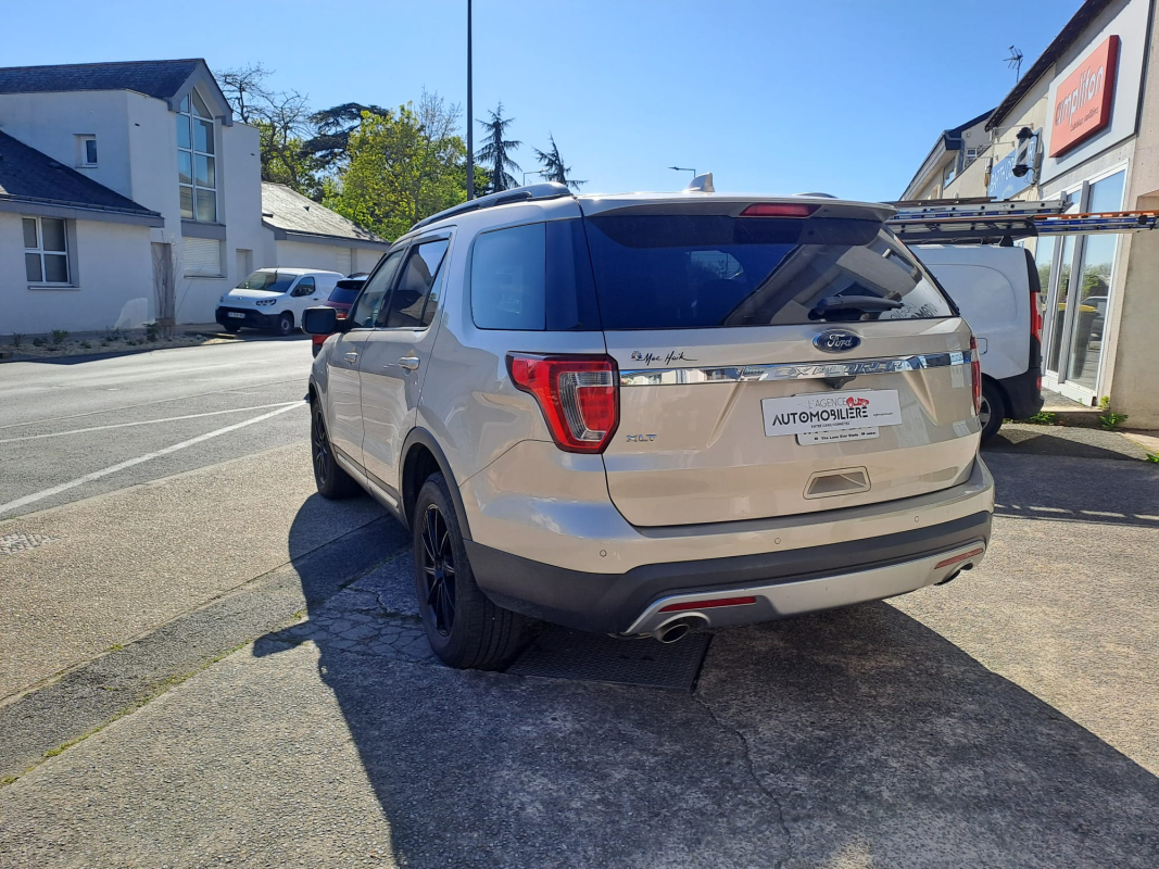 Ford Explorer — 7