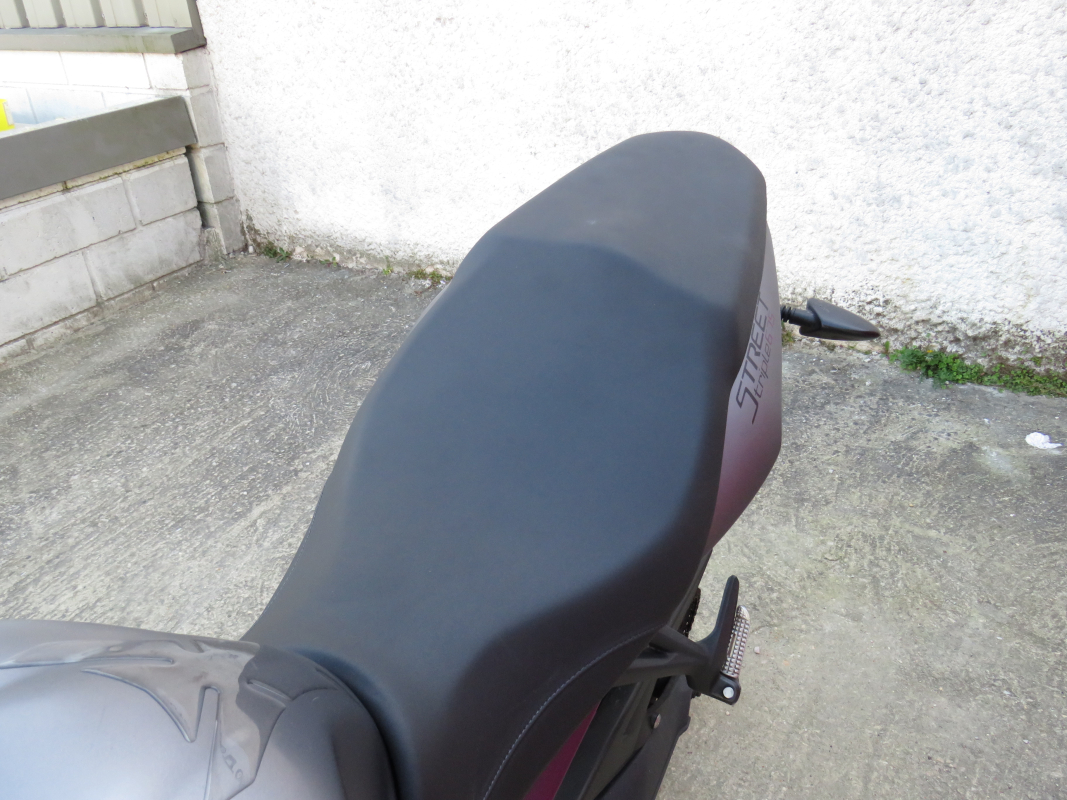 Triumph Street Triple — 4