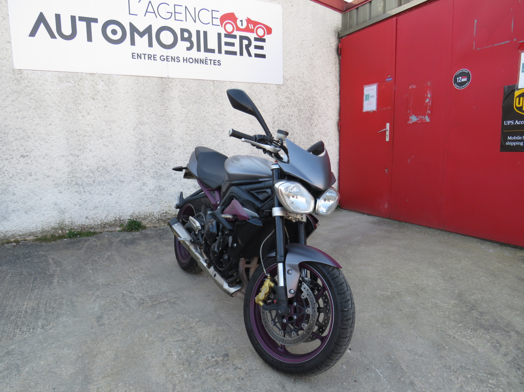 Triumph Street Triple — 2
