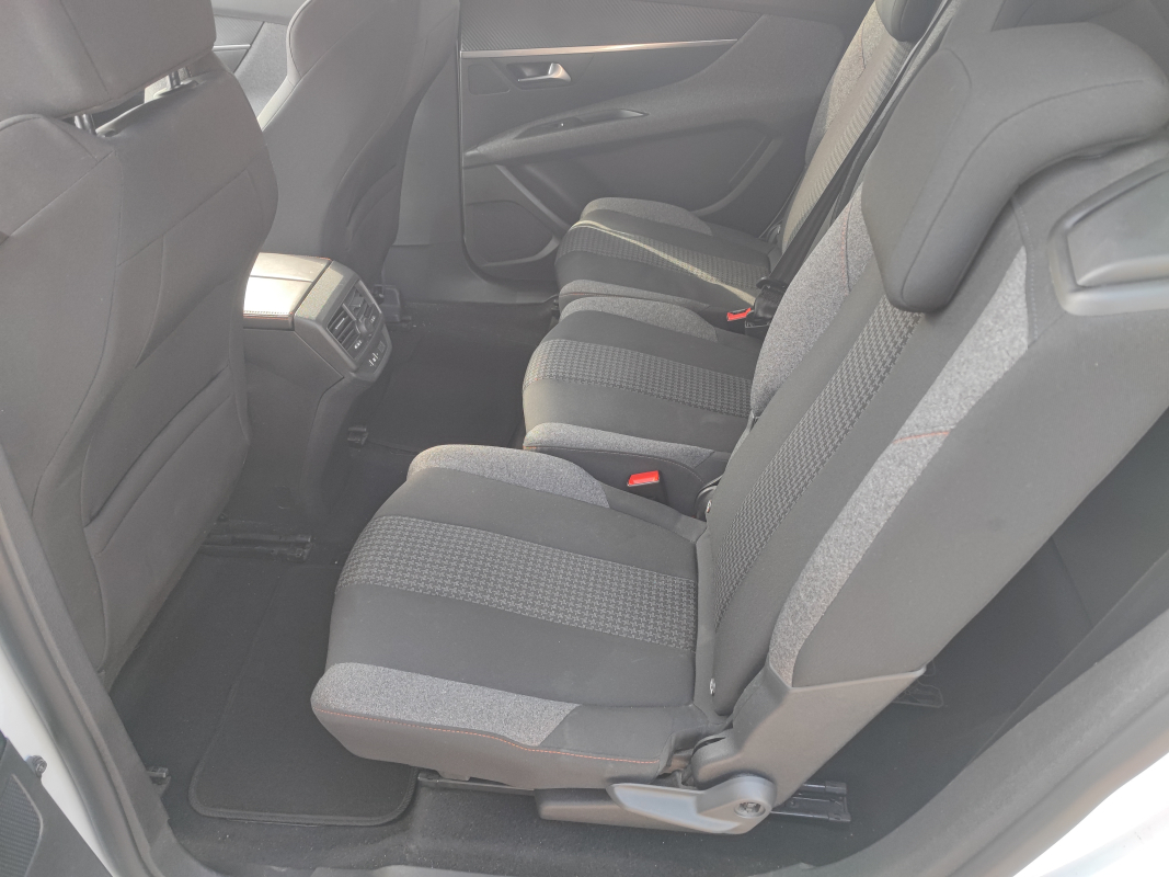 Peugeot 5008 — 23