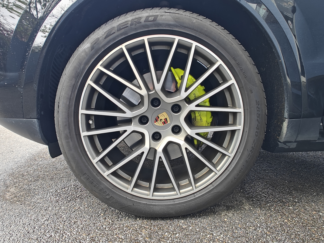 Porsche Cayenne — 37