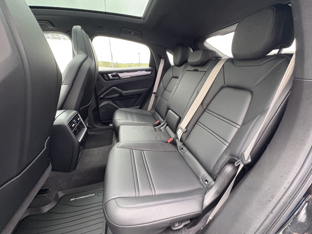 Porsche Cayenne — 17
