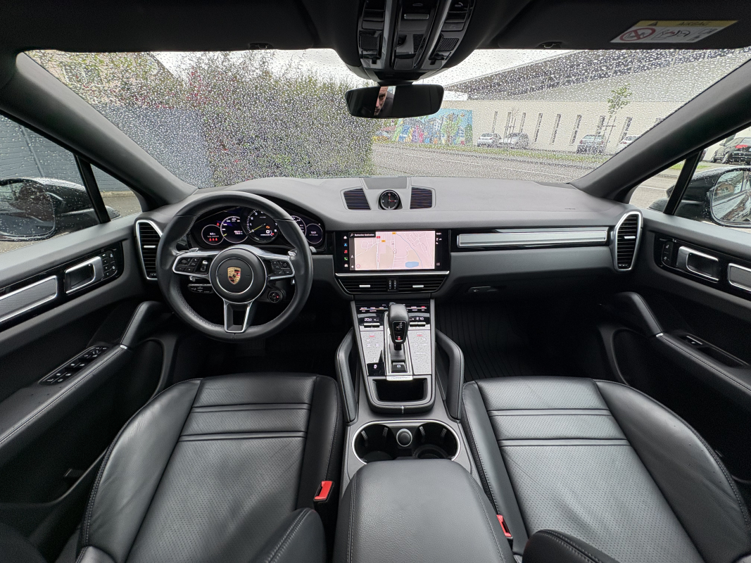Porsche Cayenne — 11