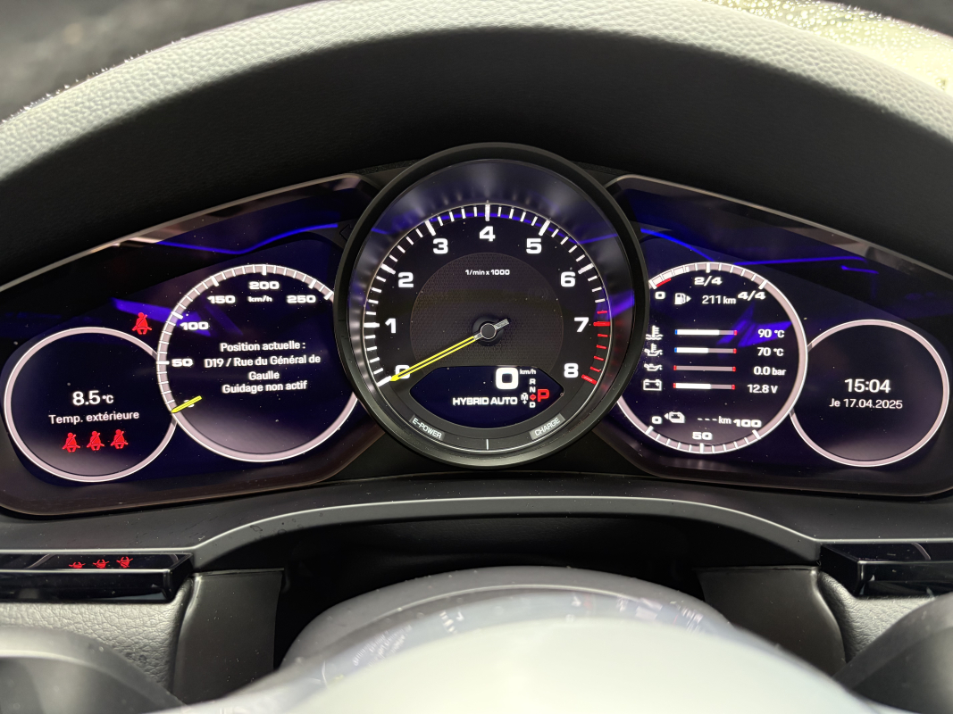 Porsche Cayenne — 23