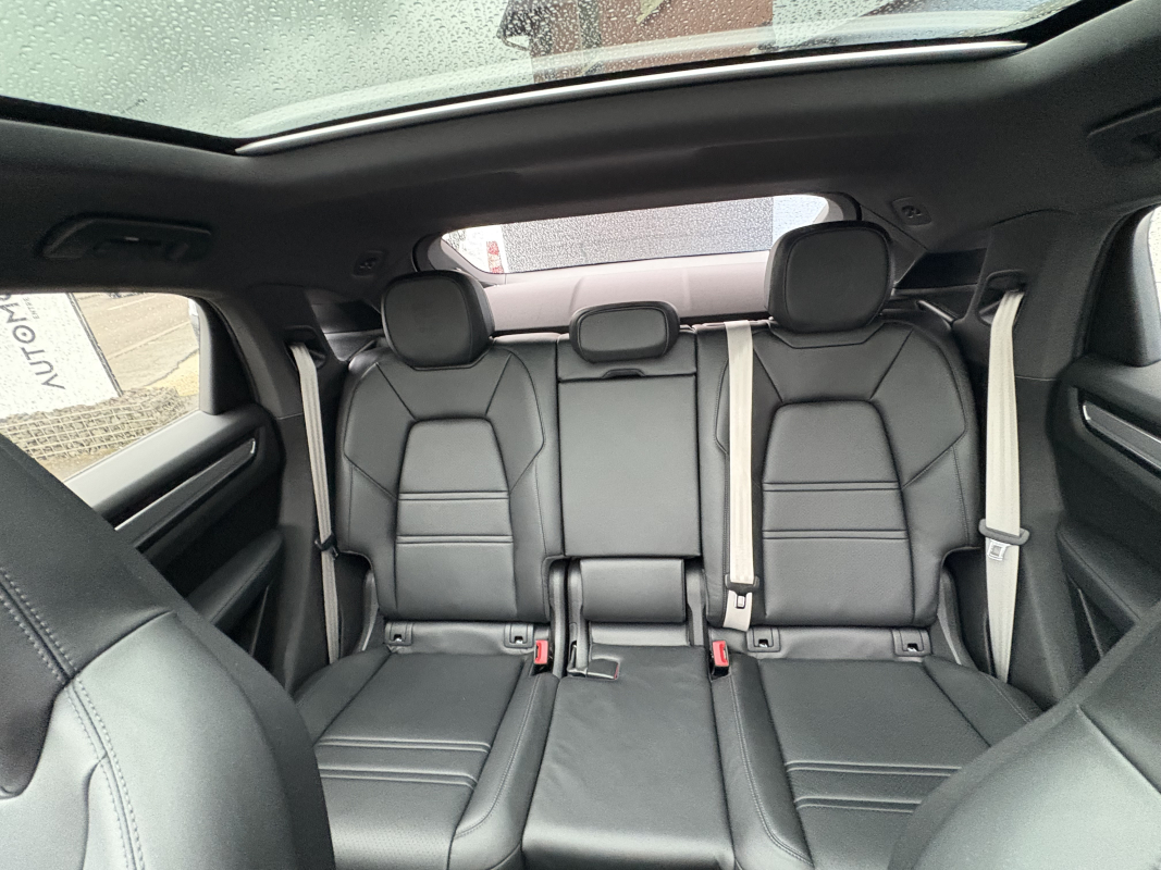 Porsche Cayenne — 16