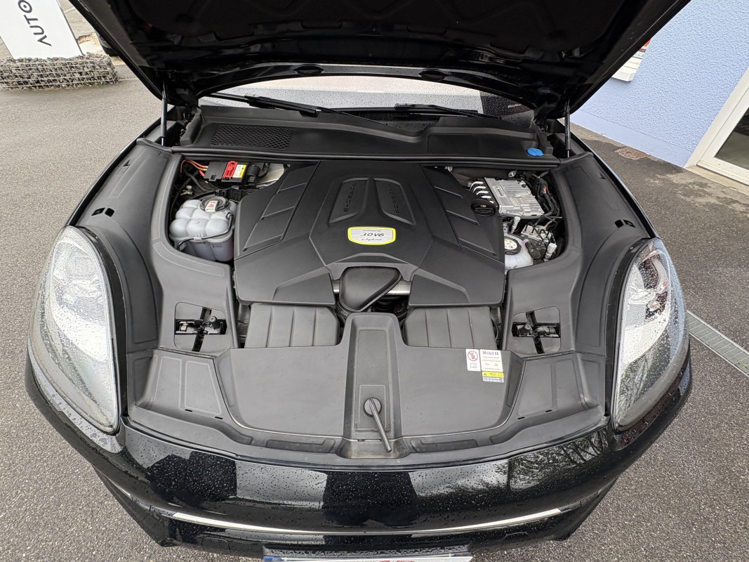 Porsche Cayenne — 34