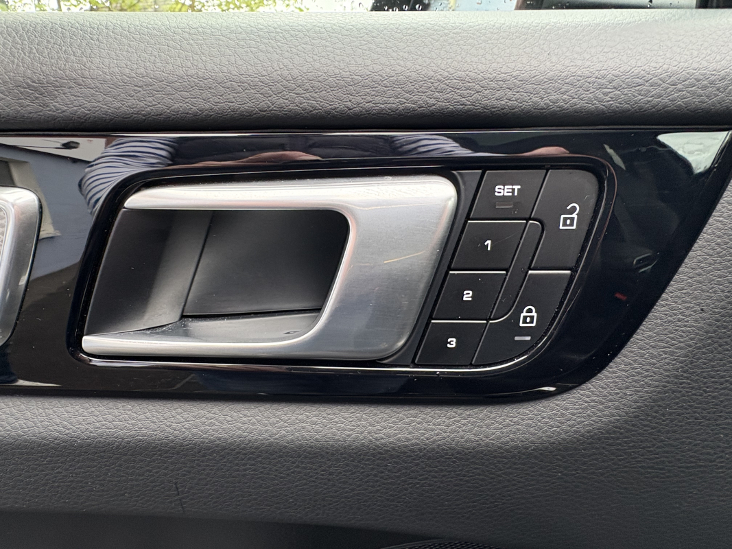 Porsche Cayenne — 29
