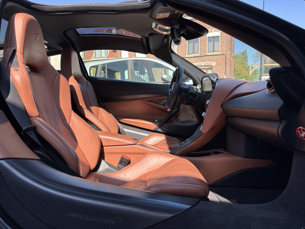 McLaren 720s — 24