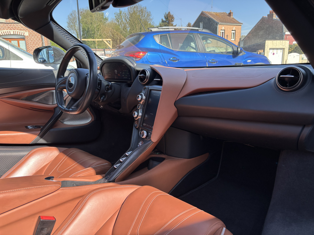 McLaren 720s — 10