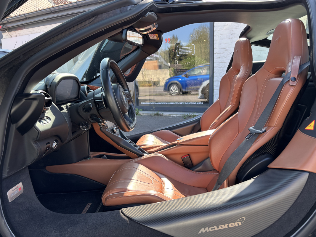 McLaren 720s — 22