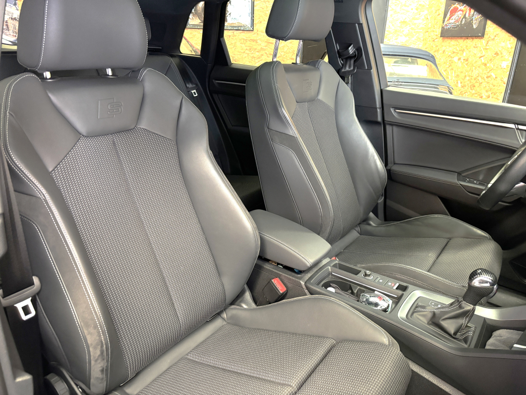 Audi Q3 — 12