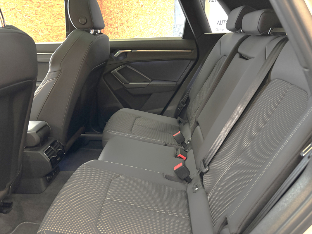 Audi Q3 — 17