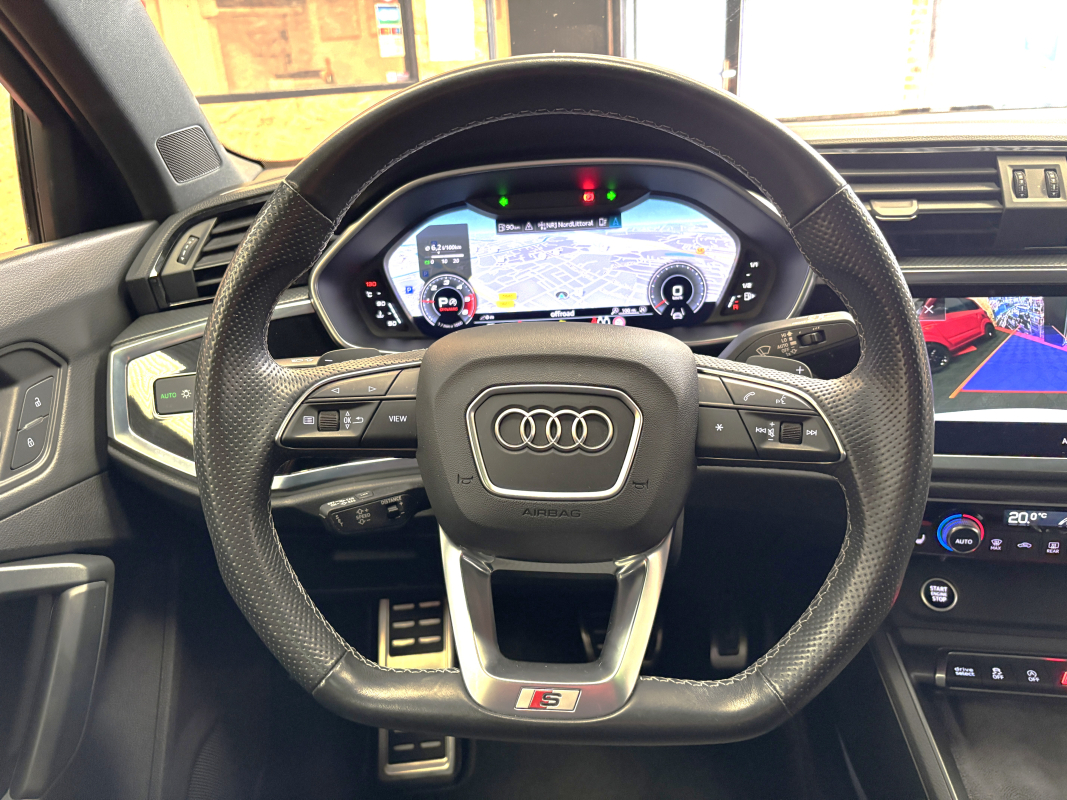 Audi Q3 — 22