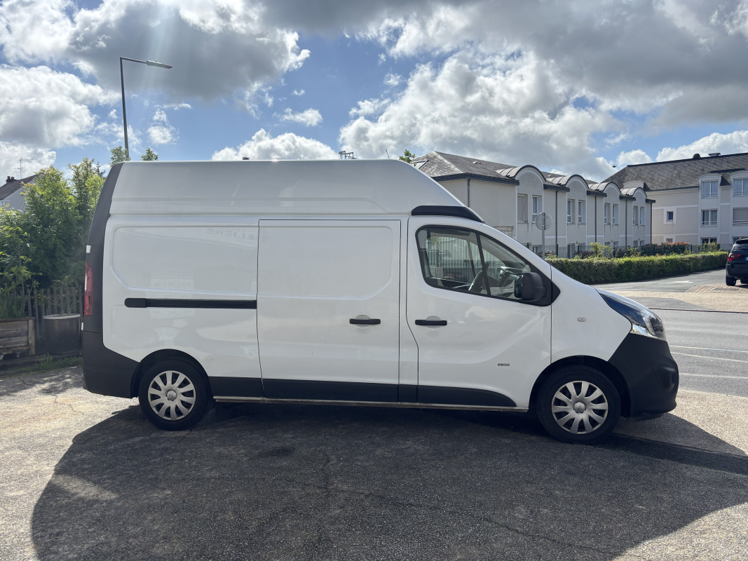 Opel Vivaro — 4